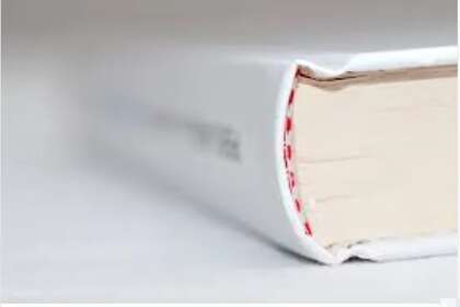 Livre relié à dos rond
